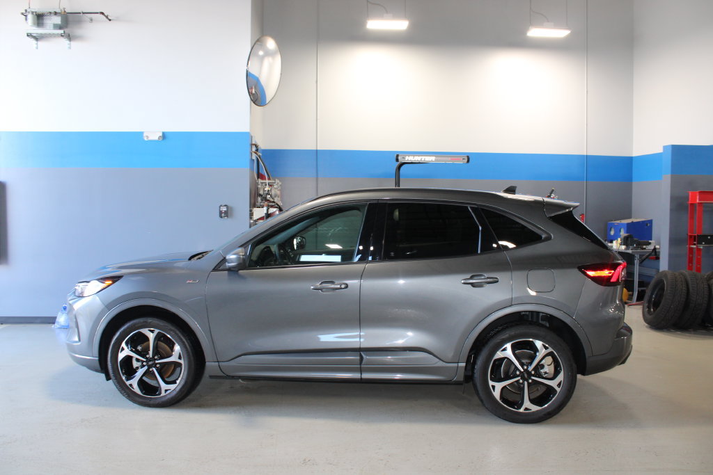Used 2023 Ford Escape ST-Line Select w/ Tech Pack #2 AWD/4WD image 10