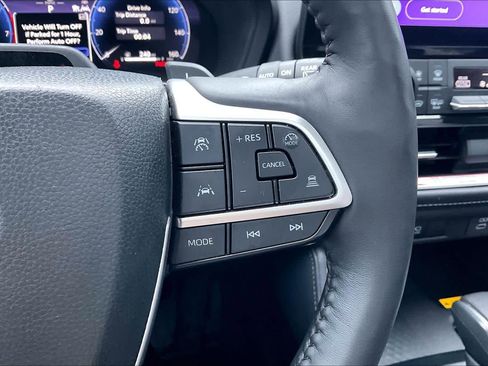 Used 2025 Toyota Grand Highlander AWD image 25