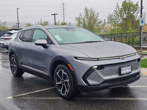 New 2026 Chevrolet Equinox EV LT FWD image 7