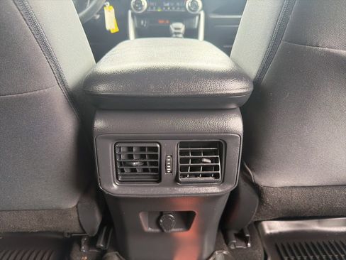 Used 2019 Toyota RAV4 LE w/ Carpet Mat Package image 25