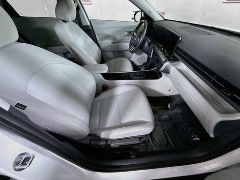 Certified 2025 Hyundai Kona SEL AWD/4WD image 28