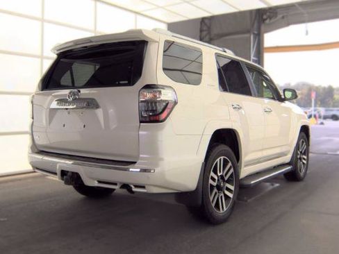 Used 2018 Toyota 4Runner Limited AWD/4WD image 2