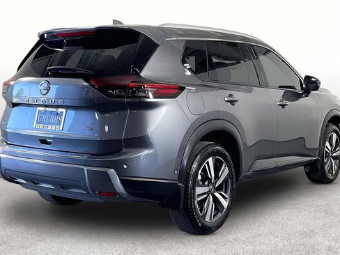 Certified 2024 Nissan Rogue SL FWD image 2