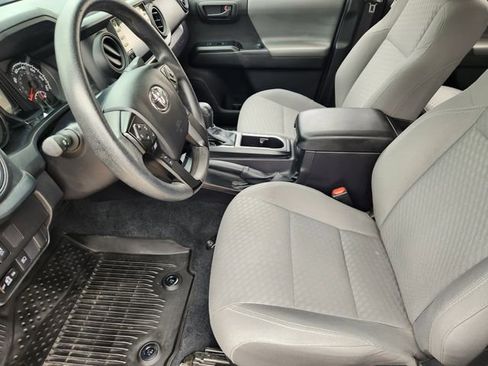 Used 2022 Toyota Tacoma SR w/ SR Convenience Package RWD image 9