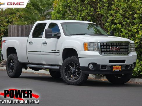 Used 2012 GMC Sierra 2500 Denali w/ Suspension Package, Off-Road AWD/4WD image 1