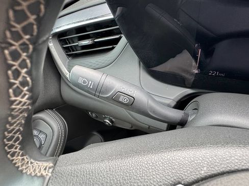 Used 2025 Buick Encore GX Preferred FWD image 32
