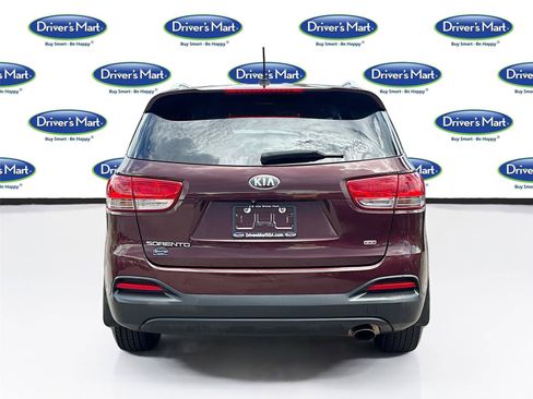 Used 2017 Kia Sorento FWD image 6