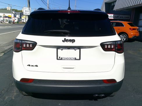 Used 2021 Jeep Compass Latitude image 4