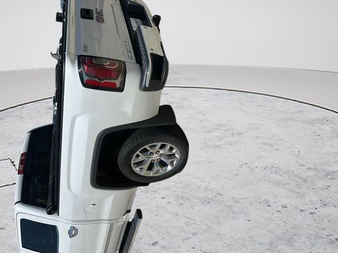Used 2018 GMC Sierra 1500 SLT AWD/4WD image 3