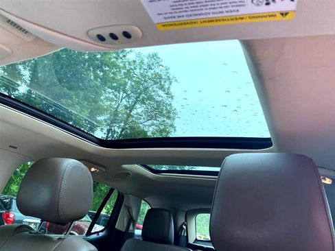 Used 2013 Lincoln MKT AWD image 15