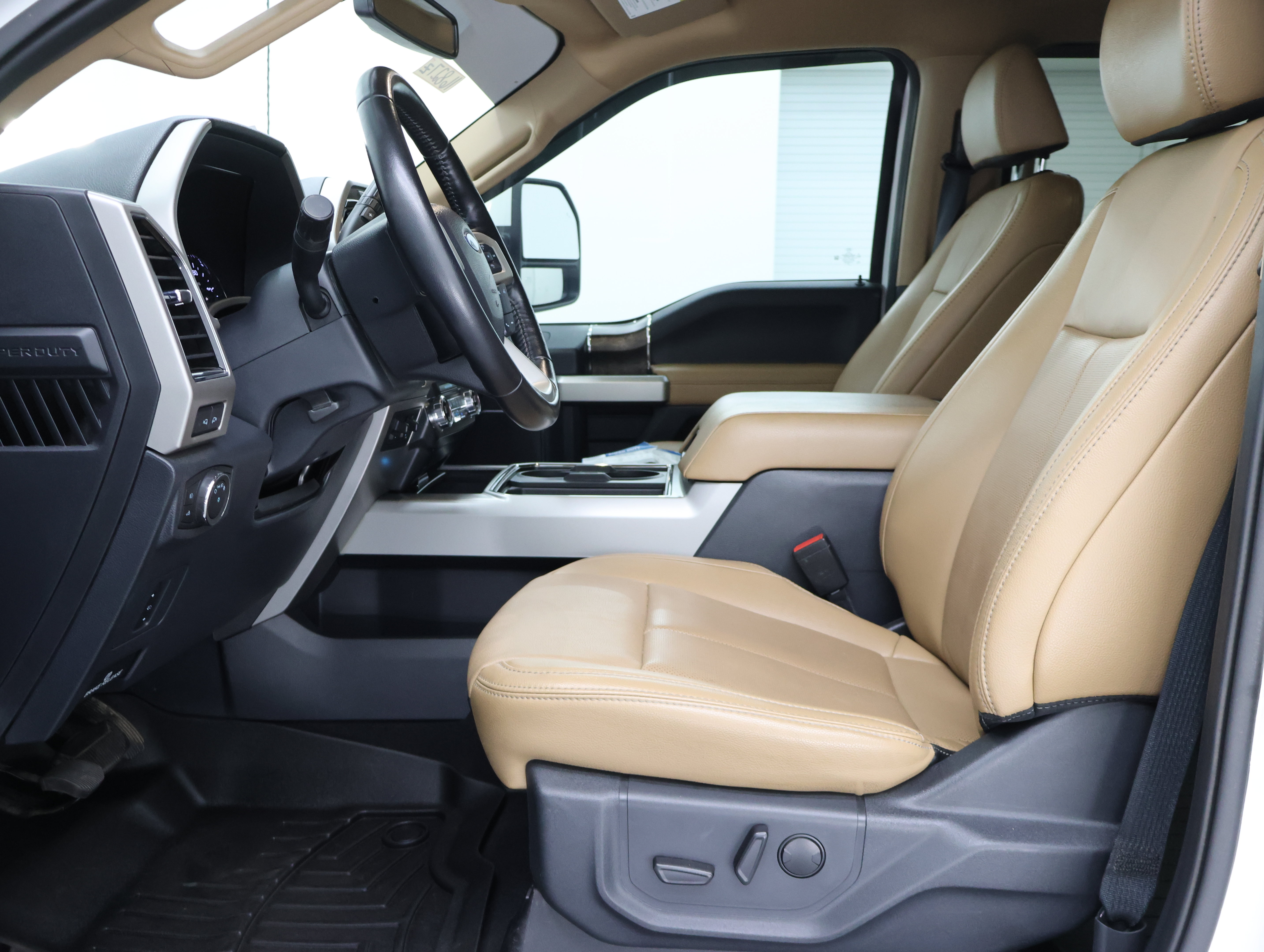 Used 2022 Ford F250 Lariat w/ Lariat Value Package AWD/4WD image 8