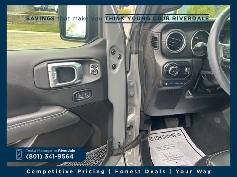 Used 2023 Jeep Wrangler Unlimited Sahara w/ Cold Weather Group image 10