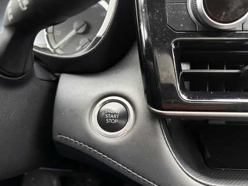 Used 2024 Toyota Highlander XLE image 15