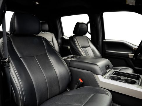 Used 2022 Ford F250 Lariat w/ Black Appearance Package AWD/4WD image 38