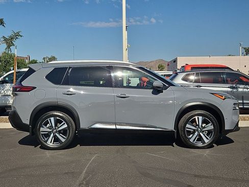 Used 2023 Nissan Rogue SL w/ SL Premium Package FWD image 4