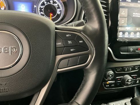 Used 2019 Jeep Cherokee Limited AWD/4WD image 20