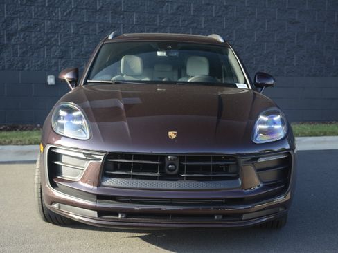 Certified 2026 Porsche Macan AWD/4WD image 10
