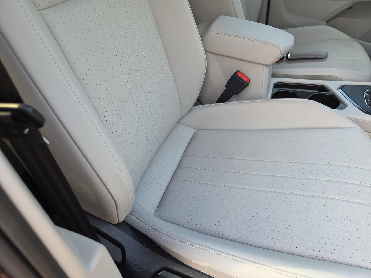 Used 2023 Volkswagen Tiguan SE FWD image 16