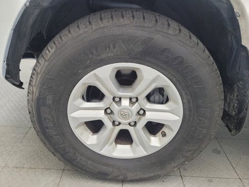 Used 2021 Toyota 4Runner SR5 AWD/4WD image 31