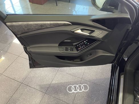Used 2025 Audi A6 e-tron Premium Plus w/ Premium Plus AWD/4WD image 23