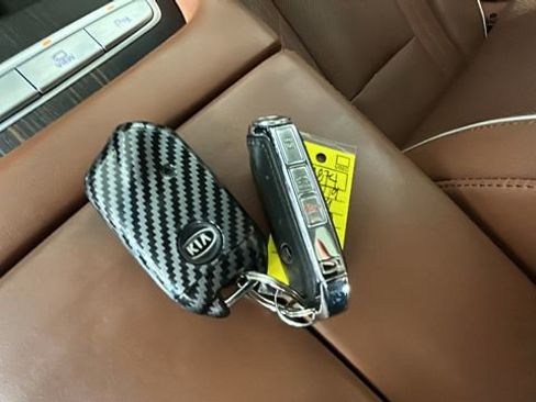 Used 2019 Kia K900 Luxury w/ VIP Package AWD/4WD image 22