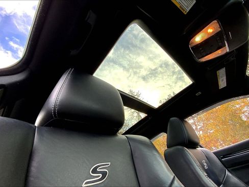 Used 2022 Chrysler 300 S image 24