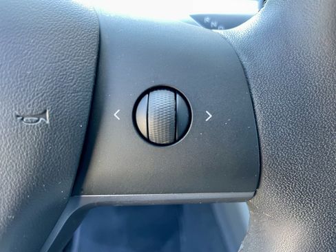 Used 2020 Tesla Model Y Long Range AWD/4WD image 29