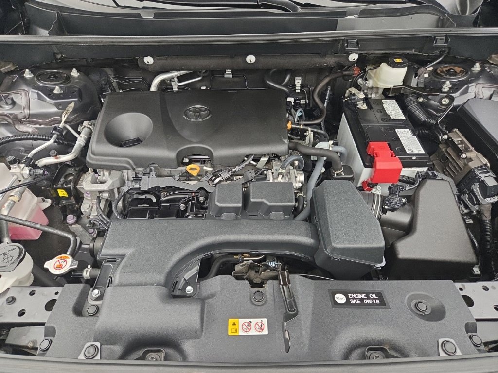 Used 2023 Toyota RAV4 LE AWD/4WD image 38