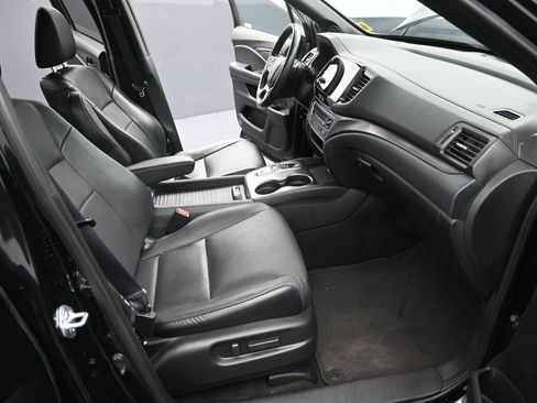 Certified 2023 Honda Passport EX-L image 28