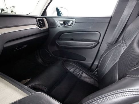 Used 2021 Volvo XC60 T5 Inscription w/ Protection Package Premier AWD/4WD image 8