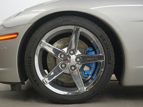Used 2007 Chevrolet Corvette Coupe w/ Preferred Equipment Group image 27