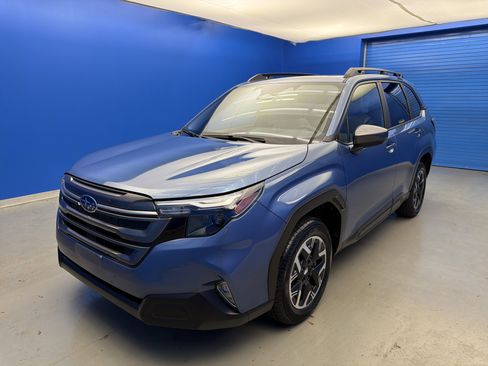 Certified 2025 Subaru Forester Premium image 4