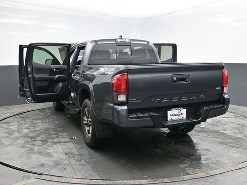 Used 2019 Toyota Tacoma TRD Sport image 36