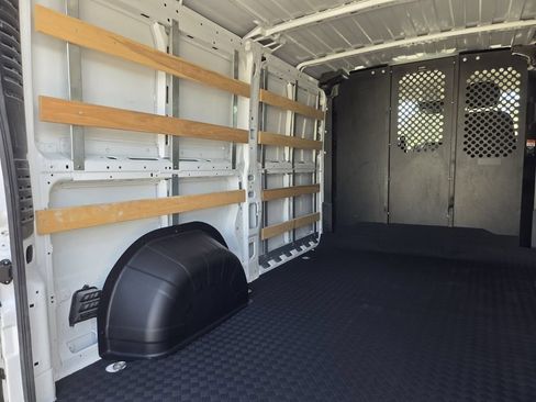 Used 2025 RAM ProMaster 2500 w/ U-Haul Equipment Group FWD image 26