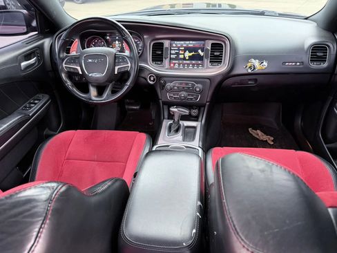 Used 2019 Dodge Charger Scat Pack w/ Dynamics Package image 17