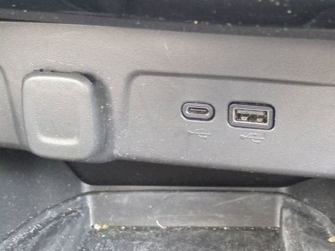 Certified 2024 Chevrolet Trax LT w/ Sunroof Package image 25