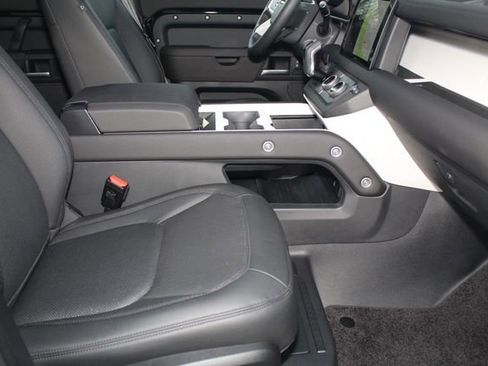 Used 2025 Land Rover Defender 110 S image 3