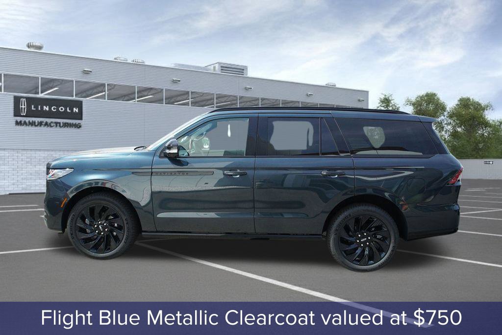New 2026 Lincoln Navigator Reserve w/ Jet Appearance Package AWD/4WD image 4