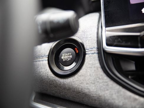 Used 2024 Jeep Compass Latitude image 13