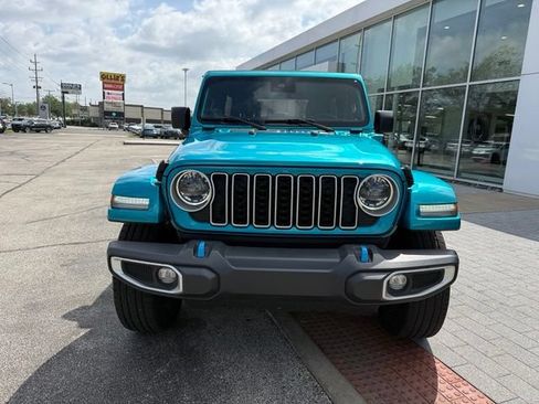 Used 2024 Jeep Wrangler Unlimited Sahara AWD/4WD image 2