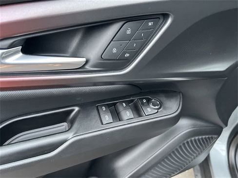 Used 2024 Chevrolet Equinox EV RS image 15