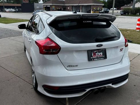 Used 2018 Ford Focus ST w/ Equipment Group 401A FWD image 8