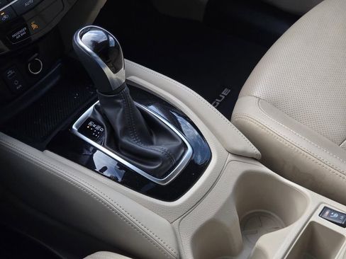 Used 2017 Nissan Rogue SL w/ SL Premium Package image 23