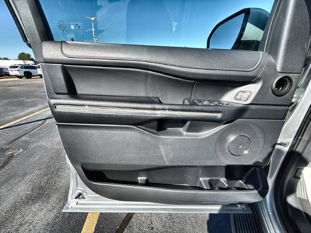 Used 2024 Ford Expedition Max XLT AWD/4WD image 16