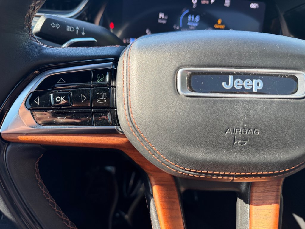 Used 2023 Jeep Grand Cherokee L Summit AWD/4WD image 29