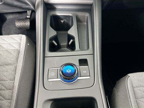 Certified 2025 Volkswagen Tiguan S image 17