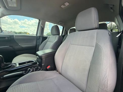 Used 2018 Toyota Tacoma SR w/ SR Convenience Package RWD image 10