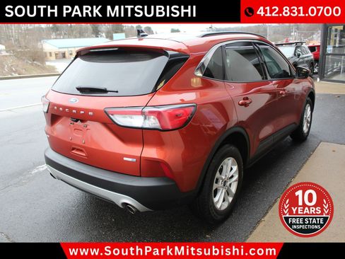 Used 2020 Ford Escape SE image 9