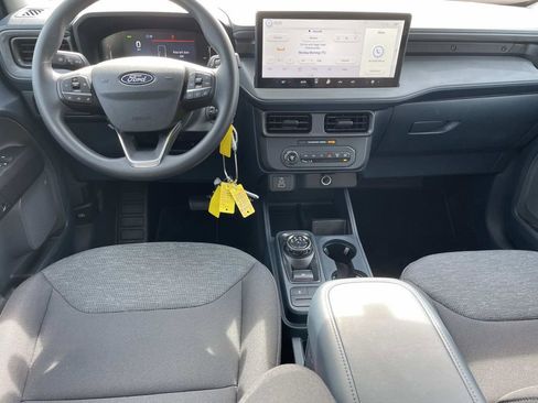 Used 2025 Ford Maverick XL image 13