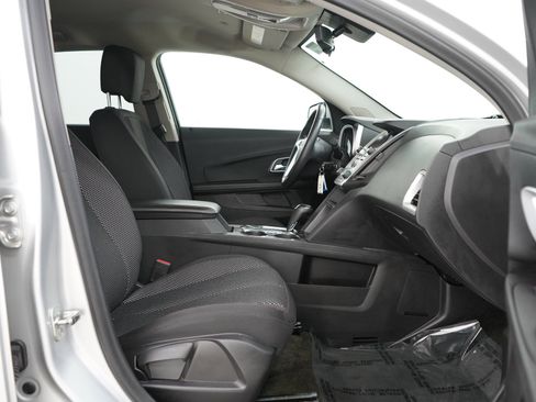 Used 2017 Chevrolet Equinox LT w/ Convenience Package FWD image 11